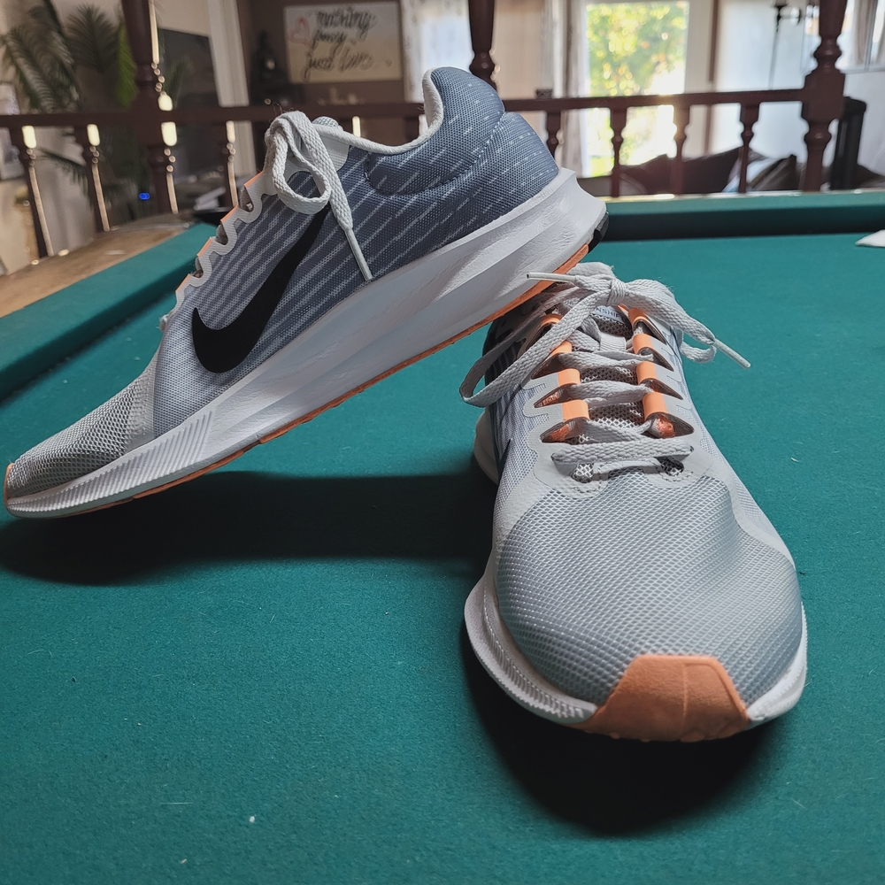 Nike Men's Athletic Shoes in Gray and Orange
